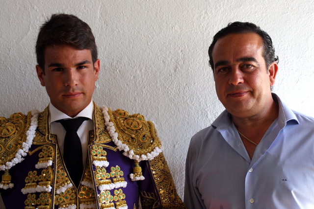 Joaquín Domínguez, empresario de Coso de Badajoz junto a Manzanares. (FOTO: Gallardo)