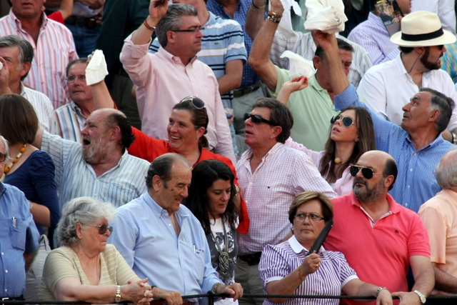 El ganadero Ángel Muñoz y familia. (FOTO: Gallardo)