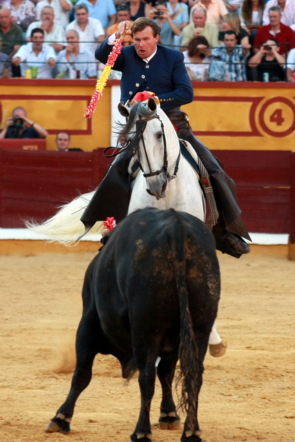 Yendo de frente a lomos de 'Brasileño'. (FOTO: Gallardo)