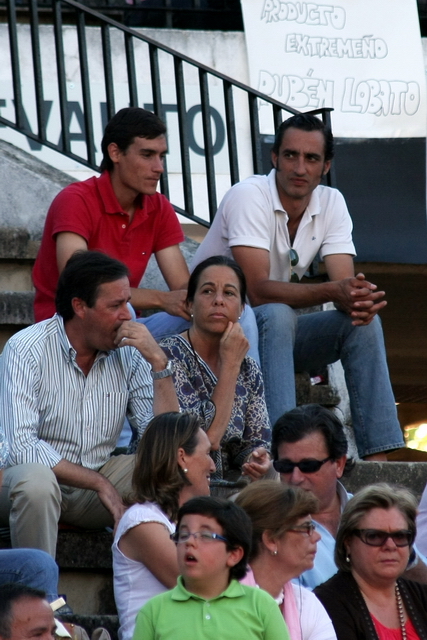 Borja Ruiz y Joao, dos hombres de caballo en una novillada sin ellos. (FOTO: Gallardo)