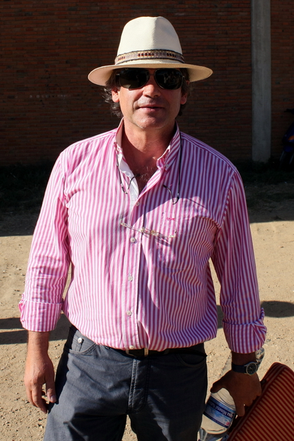 El maestro Luis Reina orgulloso del papel de sus pupilos en la tarde anterior. (FOTO: Gallardo)