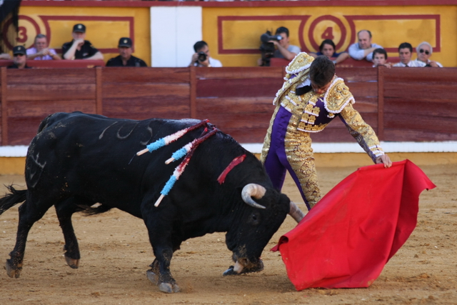 Cinceló la faena con la izquierda.