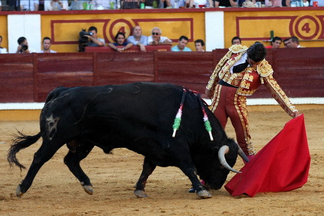 Rota la cintura, la muñeca manda...