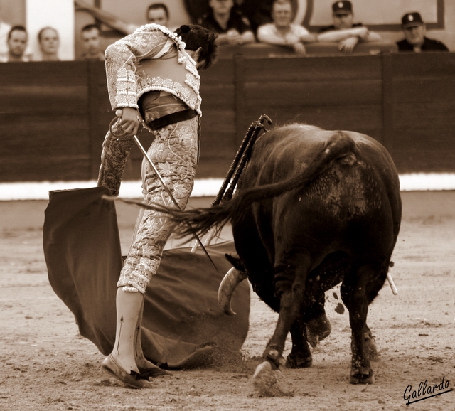 Interpretó los naturales con aplomo.