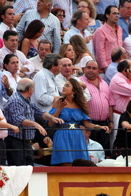 Un bellezón al lado y todos mirando para otro sitio...(FOTO: Gallardo)