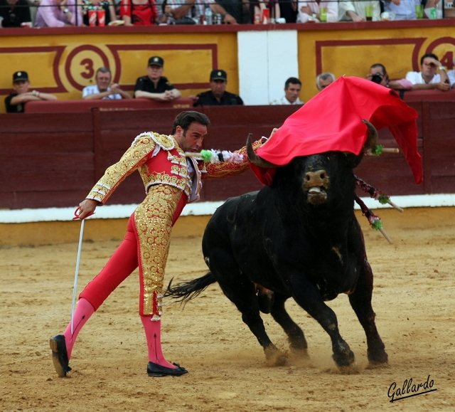 O el majestual pase de pecho.