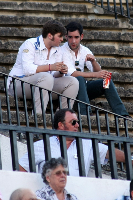 Ladislao Navarro y Cutiño hijo, comentando el festejo. (FOTO: Gallardo)