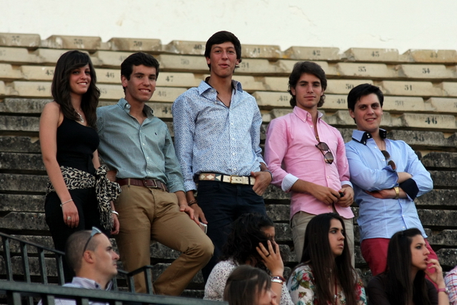 Tomás Campos, Miguel Ángel Silva y Manuel Larios, todos de la Escuela, bien acompañados. (FOTO: Gallardo)