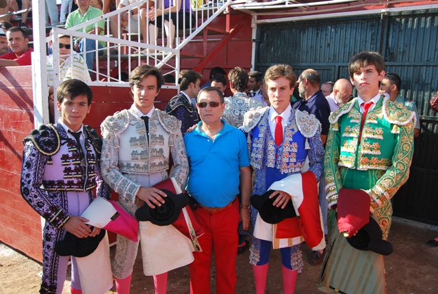 Los alumnos con 'Antoñete', su maestro. 