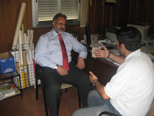Momento de la entrevista que mantuvimos con Felipe en su despacho (FOTO: José García)