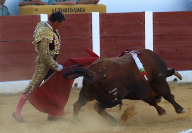 Maestría de Mendes en el pase por bajo a su primero.