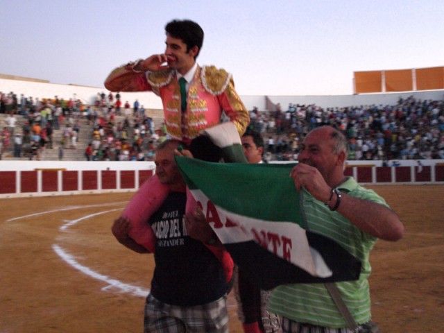 Y el triunfo, la alegría desbordada...la Puerta Grande