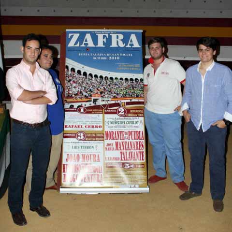 Cutiño Jr. junto a Jesús Mari, Ladislao y Alfredro, motores de la feria.