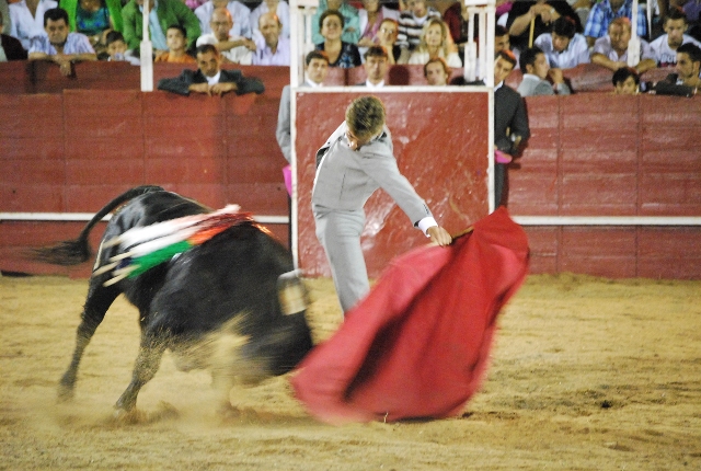 El natural de cintura rota del joven Angulo.