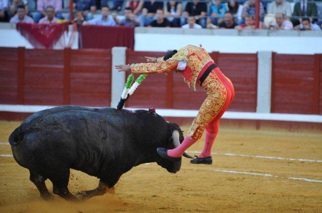 La elasticidad de Ferrera al clavar los palitroques.