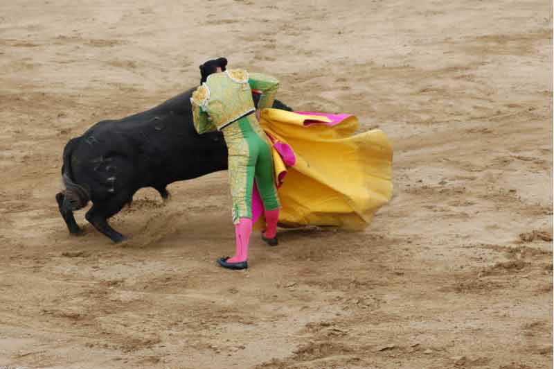 Para rematar con una media cargando mucho la suerte sobre el costado.