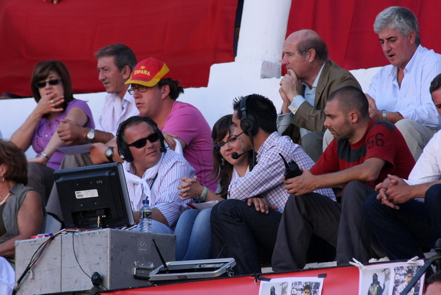 Estefanía Zarallo debutaba en la tele, acompañada de Nandi Masedo y Miguelín Murillo.