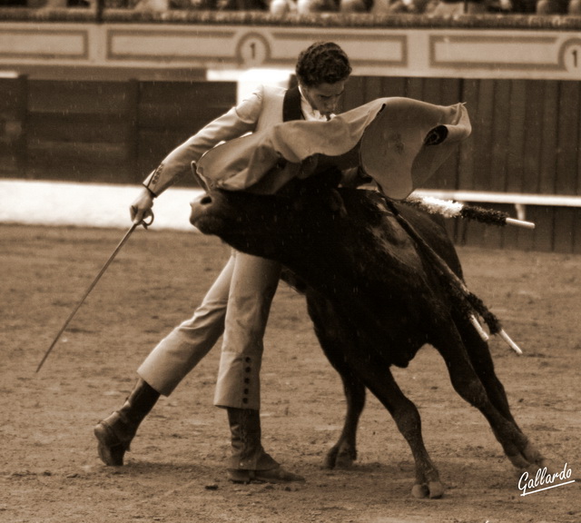 Y final marcando la salida con la cintura.