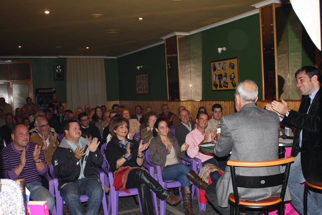 El jienense hizo las delicias del público asistentes que no paró de aplaudir sus palabras.