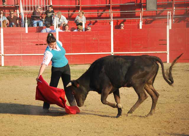 Firmeza en el trazo con la mano derecha.