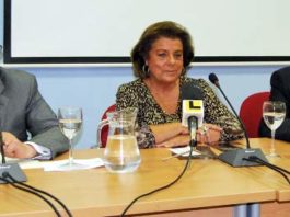 La Marquesa de la Vega de Anzo dirigiéndose al respetable. (FOTO:Fco. Javier Campos)