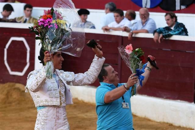 Rafael Cerro acompañado de Albertito. (FOTO:Gallardo)