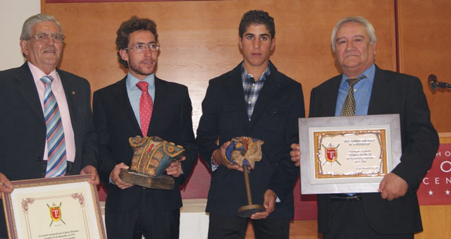 Los galardonados por la Peña Taurina 'Luis Reina' de Almendralejo.