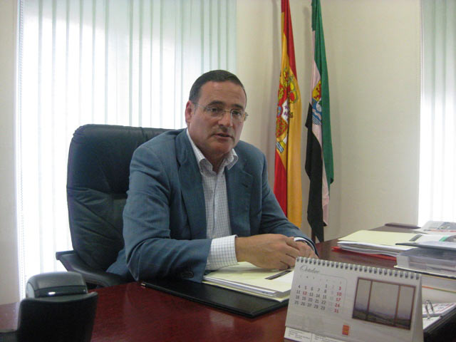 José Ramón Suárez, explicando su postura en el trasvase de los toros a Cultura. (FOTO: José García)