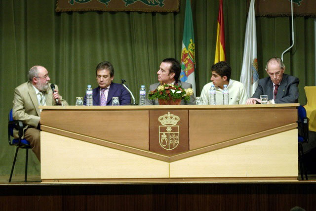 La mesa al completo: Eduardo Oliva, Luis Reina, Ortega Cano, Rafael Cerro y Santiago Carrasco.