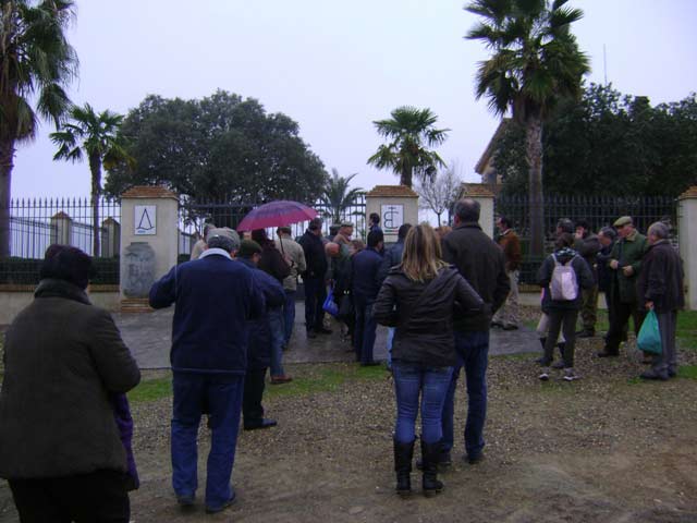 Los miembros de la Peña Luis Reina a su llegada a 'El Cubo'.