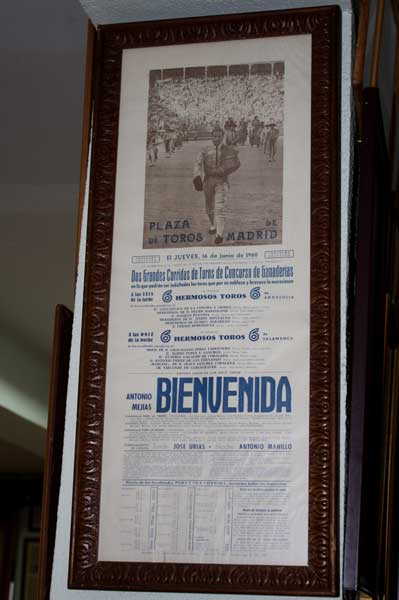 Cartel de la corrida en que Antonio Bienvenida lidió seis toros por la mañana y otros seis por la tarde en Madrid.