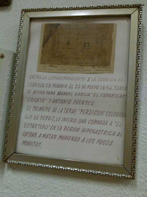 Entrada original de la tarde que el miura 'Perdigón' segó la vida de 'El Espartero'.