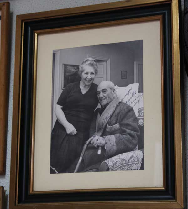 Fotografía de El Papa Negro y su esposa Carmen Jiménez, quienes darían al mundo un buen puñado de toreros que llevaron a Bienvenida por nombre artístico.