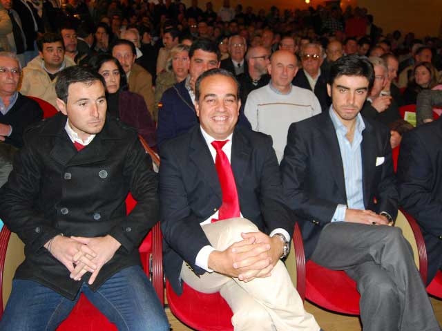 El empresario pacense Joaquín Domínguez orgulloso de la acogida de los carteles.