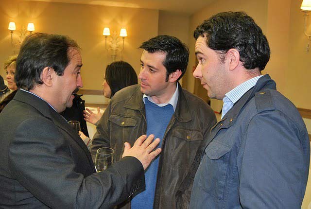 Antonio Castañares departiendo con Antonio Girol y Gallardo.