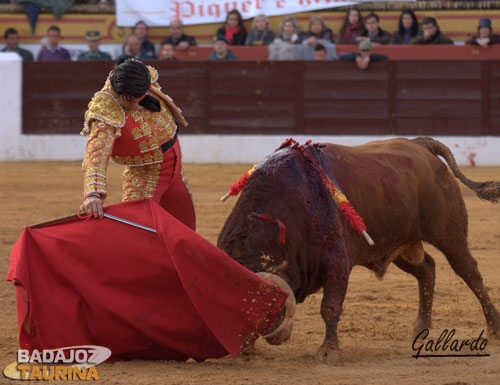 Sensacional derechazo de Morante en el cuarto toro.