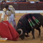 Derechazo relajado de Ferrera a Mosquetero. (FOTO:Gallardo)