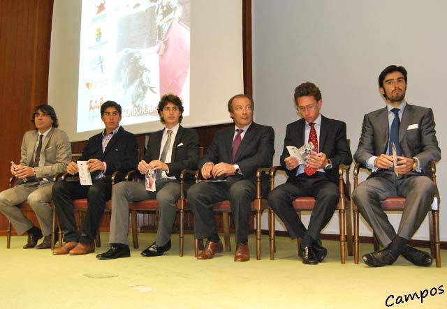 Los premiados por la Federación Taurina de Extremadura. (FOTO: Campos)