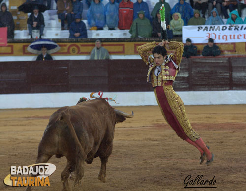 Lució en banderillas a pesar de que se llevó un gran susto.