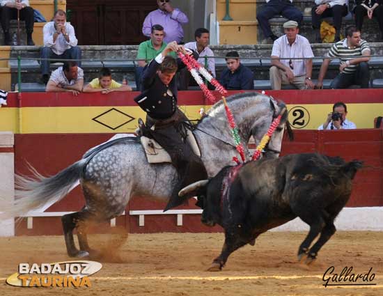 El par más característico de Fermín: a dos manos.