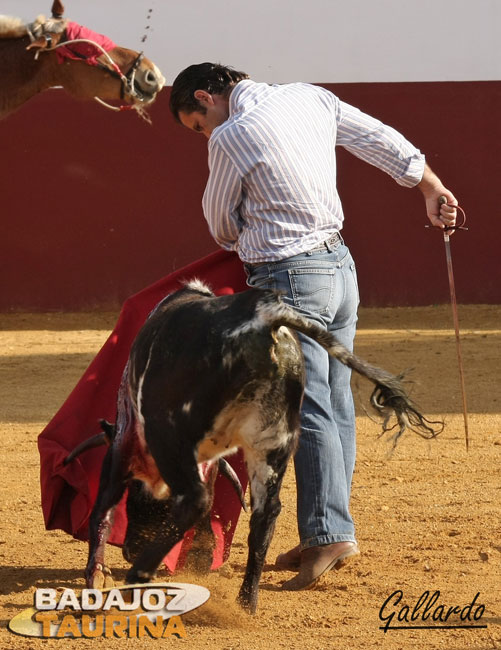 Antonio, sereno de planta, a punto de dar el de pecho.