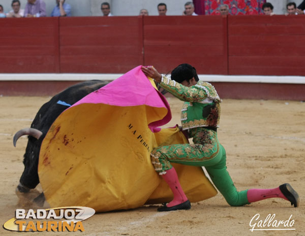 Artística forma de parar al último de la tarde. (FOTO: Gallardo)