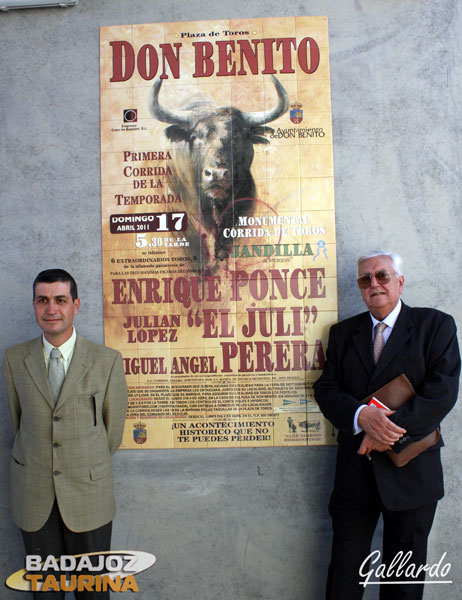 El asesor veterinario y el presidente Manuel Lucia.