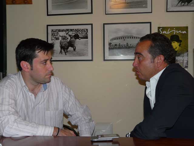 En las oficinas de la plaza de Badajoz, cuartel general de la empresa. (FOTO:Gª de Elexalde)