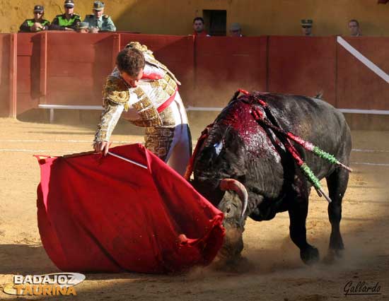 Emilio Martín muy ajustado de riñones.