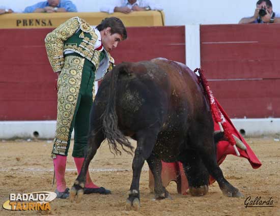 Con la zurda también lo intentó en el sexto.