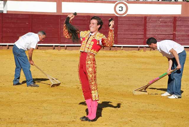 Tomás Angulo con los máximos trofeos. (FOTO:Campos)