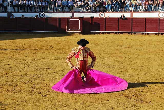 Tomás Angulo en la puerta de chiqueros.