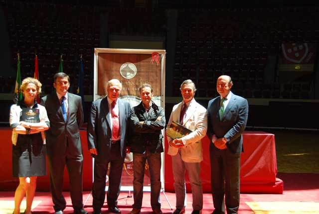 Los intervinientes en el acto de presentación. (FOTO: Feriadebadajoz.com)