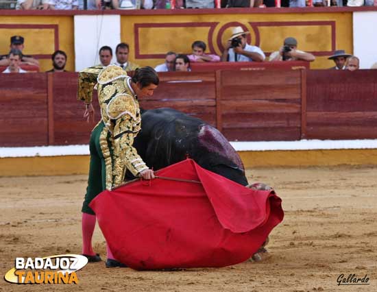 Derechazo de corte recto.